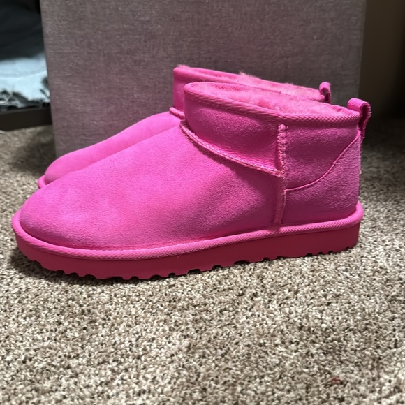 UGG Ultra Mini boots *Carnation size 8 NEW - Picture 3 of 8